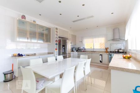 Casa à venda com 759m², 4 quartos e 8 vagasCozinha