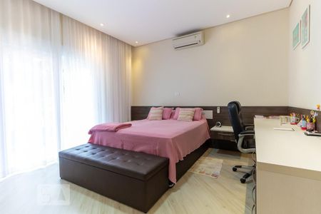 Casa à venda com 759m², 4 quartos e 8 vagasSuíte 1