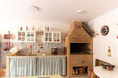 Casa à venda com 759m², 4 quartos e 8 vagasChurrasqueira