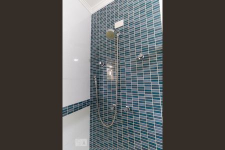 Casa à venda com 759m², 4 quartos e 8 vagasBanheiro da Suíte 2