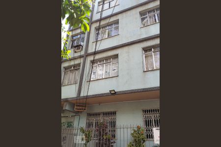 Apartamento à venda com 67m², 2 quartos e sem vaga Apartamento à venda com 67m², 2 quartos e sem vagaFachada