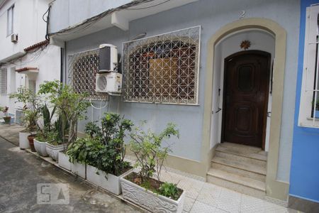 Fachada de casa para alugar com 2 quartos, 100m² em Humaitá, Rio de Janeiro
