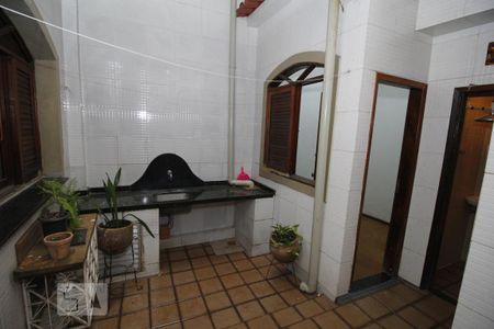 Casa para alugar com 100m², 2 quartos e sem vagaVaranda