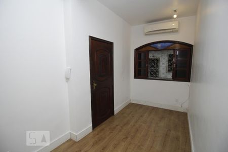 Casa para alugar com 100m², 2 quartos e sem vagaSala