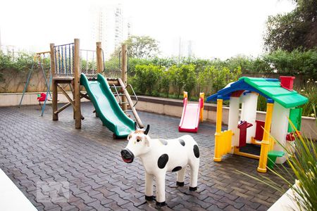 Apartamento à venda com 116m², 2 quartos e 2 vagasÁrea Comum - Playground