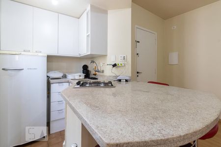 Cozinha de apartamento para alugar com 1 quarto, 39m² em Itaim Bibi, São Paulo