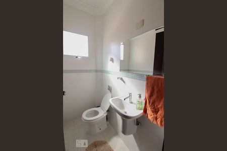 Banheiro de casa à venda com 2 quartos, 100m² em Vila Gustavo, São Paulo