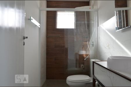 Banheiro de kitnet/studio para alugar com 1 quarto, 50m² em Setor Habitacional Jardim Botânico (lago Sul), Brasília