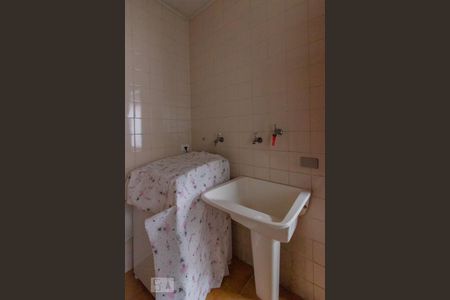 Casa à venda com 200m², 3 quartos e 2 vagasÁrea de Serviço