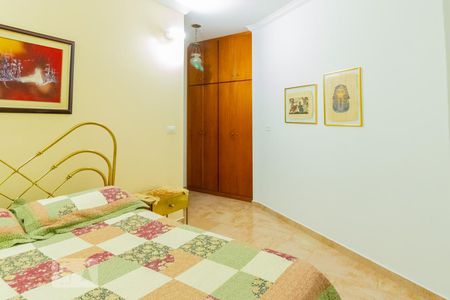 Suíte de casa à venda com 3 quartos, 200m² em Jardim Campo Grande, São Paulo