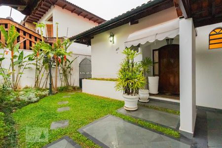 Casa à venda com 200m², 3 quartos e 2 vagasGaragem