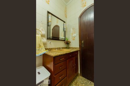 Casa à venda com 200m², 3 quartos e 2 vagasBanheiro