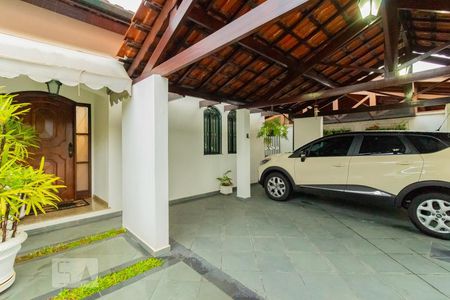 Casa à venda com 200m², 3 quartos e 2 vagasGaragem