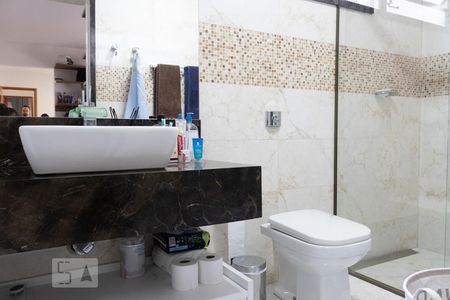 Banheiro da Suíte de casa à venda com 3 quartos, 178m² em Jardim Ana Maria, Santo André