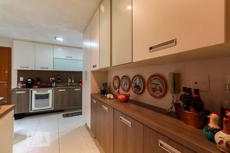 Apartamento à venda com 185m², 3 quartos e 3 vagasCozinha