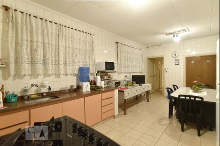 Casa à venda com 440m², 5 quartos e 8 vagasCozinha