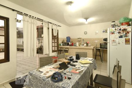 Casa à venda com 440m², 5 quartos e 8 vagasEdicula - cozinha