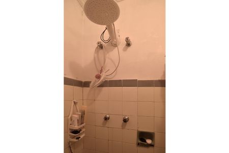 Casa à venda com 440m², 5 quartos e 8 vagasBanheiro da Área de serviço