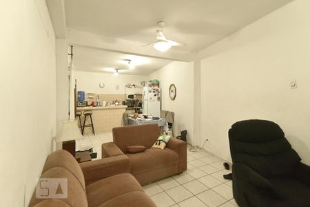 Casa à venda com 440m², 5 quartos e 8 vagasEdicula - sala e cozinha