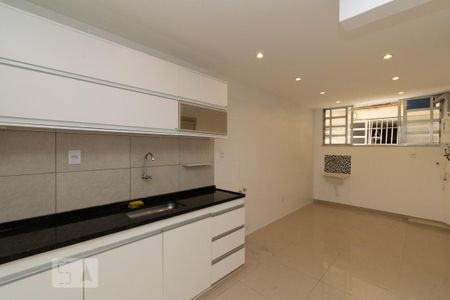 Apartamento para alugar com 85m², 2 quartos e 1 vagaCOZINHA