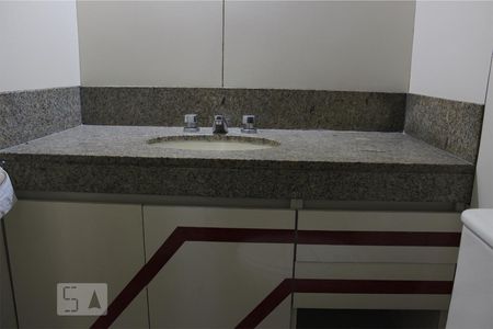 Banheiro Social de apartamento para alugar com 2 quartos, 92m² em Barra da Tijuca, Rio de Janeiro