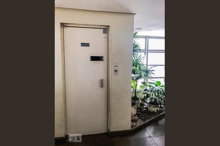 Apartamento à venda com 50m², 1 quarto e sem vagaElevador