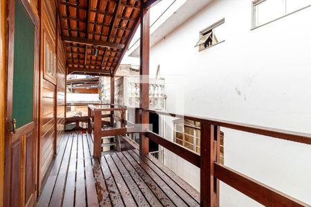 Casa à venda com 150m², 4 quartos e 1 vagaCasa 3 - Varanda