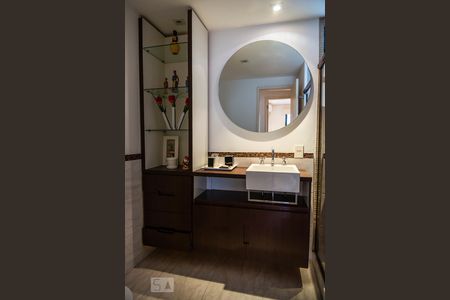 Apartamento para alugar com 121m², 3 quartos e 2 vagasBanheiro Social