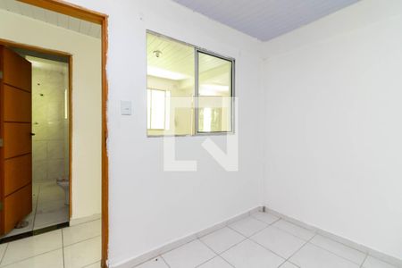 Quarto de casa para alugar com 1 quarto, 40m² em Parque Peruche, São Paulo