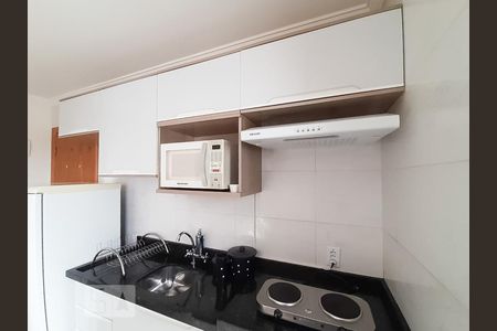 Cozinha de kitnet/studio para alugar com 1 quarto, 16m² em Vila do Encontro, São Paulo