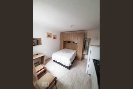 Sala/Quarto de kitnet/studio para alugar com 1 quarto, 16m² em Vila do Encontro, São Paulo
