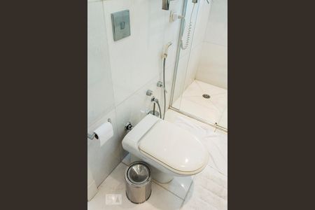 Apartamento para alugar com 160m², 3 quartos e 2 vagas Apartamento para alugar com 160m², 3 quartos e 2 vagasBanheiro da Suíte 1