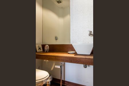 Apartamento para alugar com 160m², 3 quartos e 2 vagas Apartamento para alugar com 160m², 3 quartos e 2 vagasLavabo