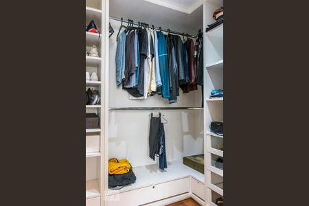 Apartamento para alugar com 160m², 3 quartos e 2 vagas Apartamento para alugar com 160m², 3 quartos e 2 vagasCloset da Suíte 1