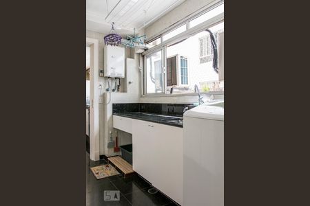 Apartamento para alugar com 160m², 3 quartos e 2 vagas Apartamento para alugar com 160m², 3 quartos e 2 vagasLavanderia