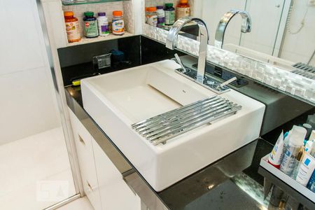 Apartamento para alugar com 160m², 3 quartos e 2 vagas Apartamento para alugar com 160m², 3 quartos e 2 vagasBanheiro da Suíte 1