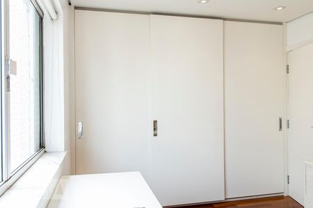 Apartamento para alugar com 160m², 3 quartos e 2 vagas Apartamento para alugar com 160m², 3 quartos e 2 vagasQuarto 1