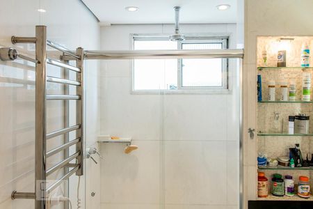 Apartamento para alugar com 160m², 3 quartos e 2 vagas Apartamento para alugar com 160m², 3 quartos e 2 vagasBanheiro da Suíte 1