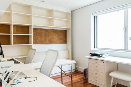 Apartamento para alugar com 160m², 3 quartos e 2 vagas Apartamento para alugar com 160m², 3 quartos e 2 vagasQuarto 1