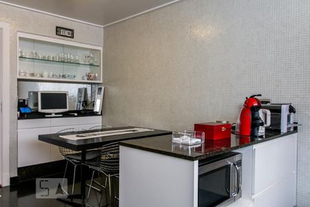 Apartamento para alugar com 160m², 3 quartos e 2 vagas Apartamento para alugar com 160m², 3 quartos e 2 vagasCozinha