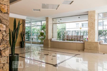 Apartamento para alugar com 160m², 3 quartos e 2 vagas Apartamento para alugar com 160m², 3 quartos e 2 vagasHall social