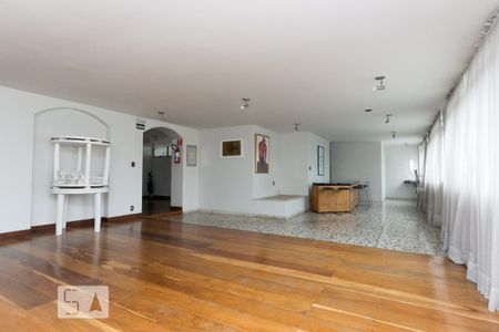 Apartamento para alugar com 160m², 3 quartos e 2 vagas Apartamento para alugar com 160m², 3 quartos e 2 vagasÁrea comum