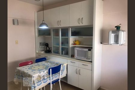 Apartamento para alugar com 160m², 3 quartos e 2 vagas Apartamento para alugar com 160m², 3 quartos e 2 vagasCozinha