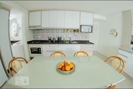 Apartamento para alugar com 133m², 3 quartos e 2 vagasCozinha