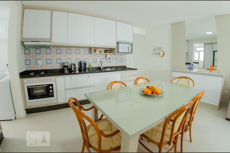 Apartamento para alugar com 133m², 3 quartos e 2 vagasCozinha