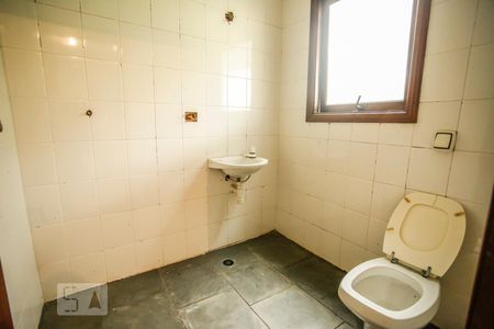 Casa à venda com 463m², 4 quartos e 5 vagas Casa à venda com 463m², 4 quartos e 5 vagasBanheiro