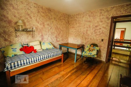 Casa à venda com 463m², 4 quartos e 5 vagas Casa à venda com 463m², 4 quartos e 5 vagasQuarto 4