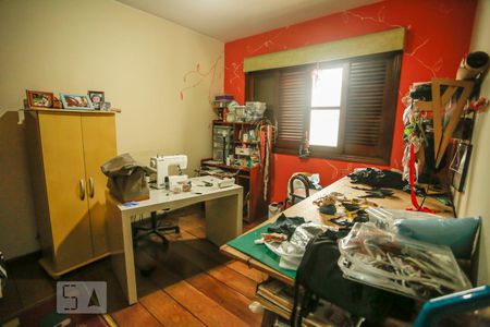 Casa à venda com 463m², 4 quartos e 5 vagas Casa à venda com 463m², 4 quartos e 5 vagasQuarto 2