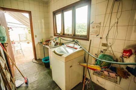 Casa à venda com 463m², 4 quartos e 5 vagas Casa à venda com 463m², 4 quartos e 5 vagasÁrea de Serviço