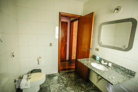 Casa à venda com 463m², 4 quartos e 5 vagas Casa à venda com 463m², 4 quartos e 5 vagasBanheiro